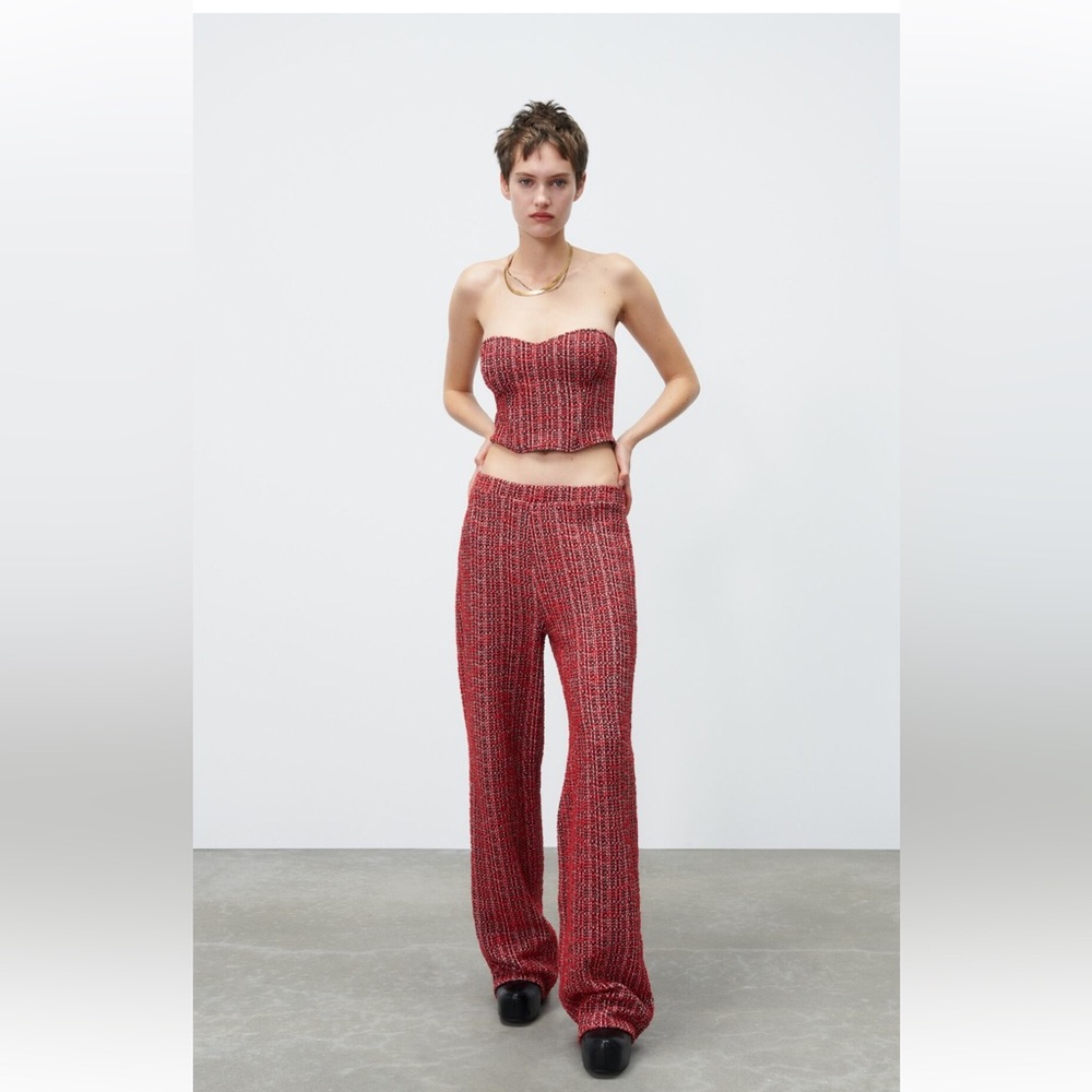 ZARA Red Textured Loose
Trouser Pants
